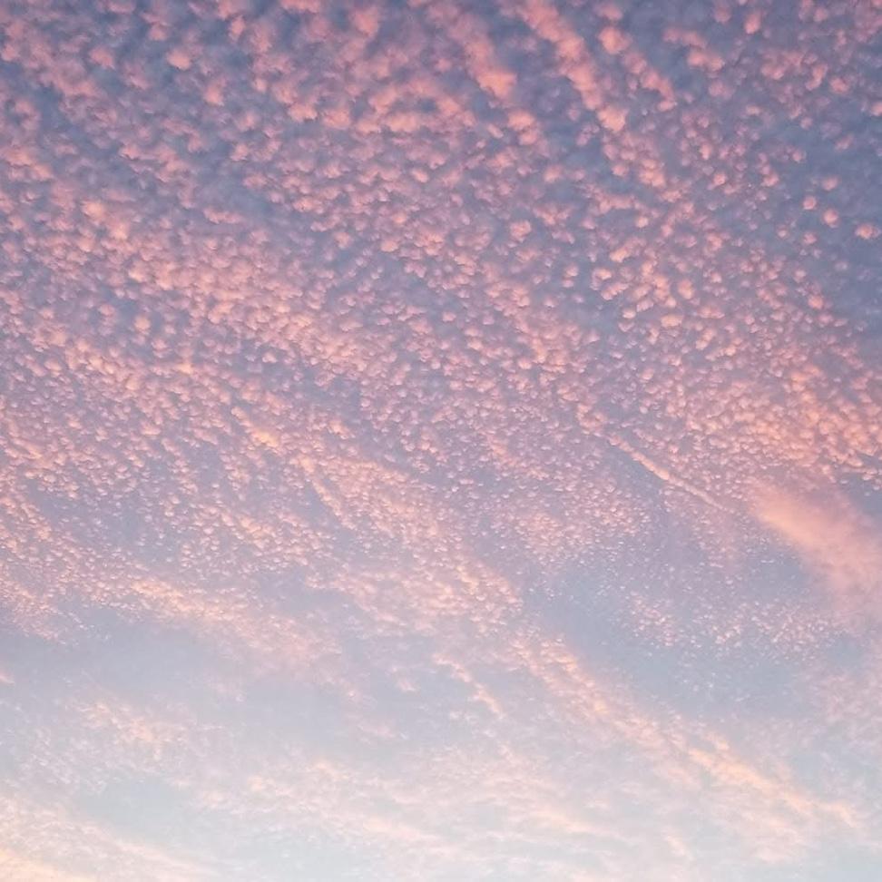 Fun fact: This is the first sunset photo Ciearra took after moving in with Michael in 2024. They were on the boat when Ciearra captured this photo!!