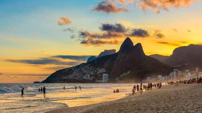 The Wedding Website of John Linder and Suélen Fernandes Silva