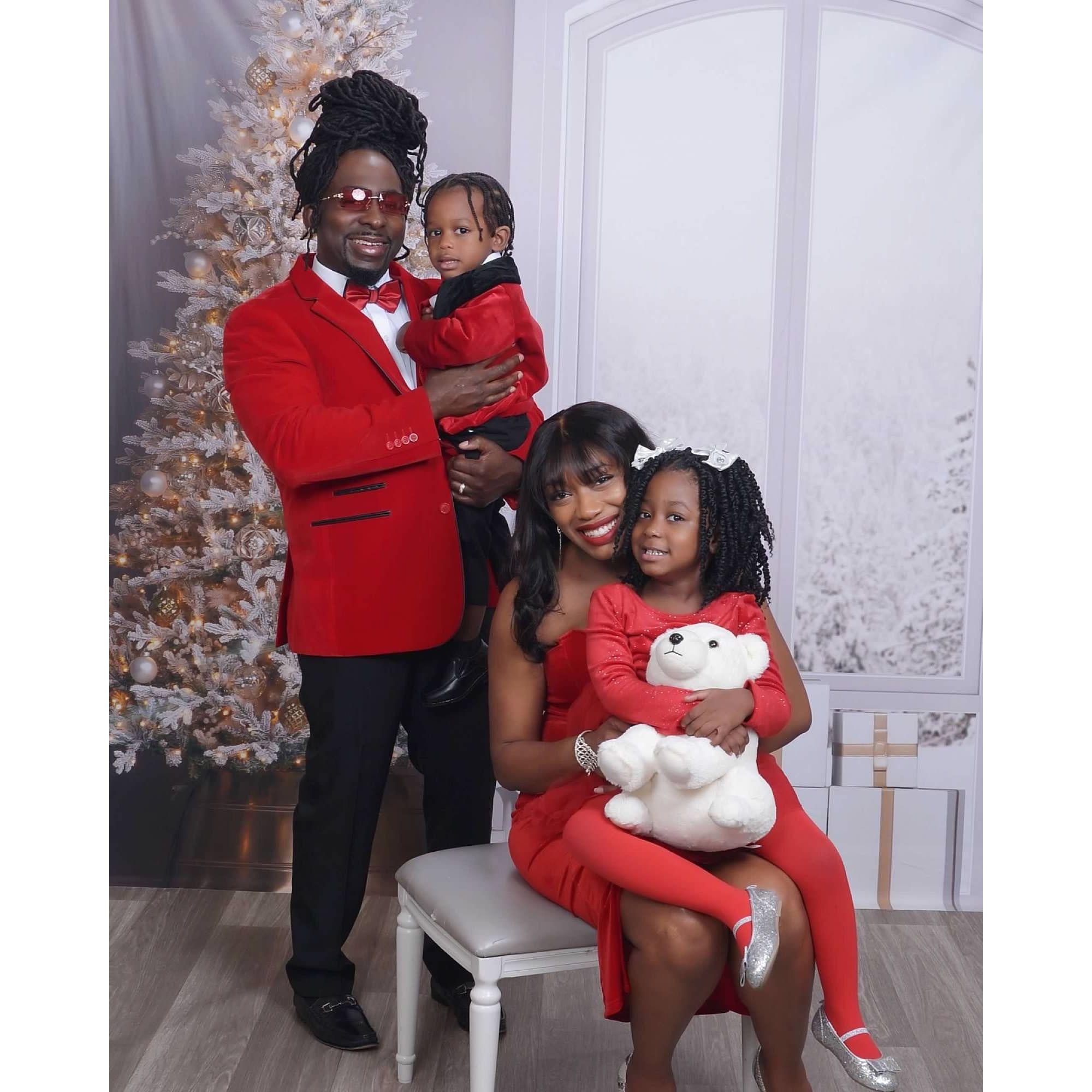 Family Christmas Picture 2024
