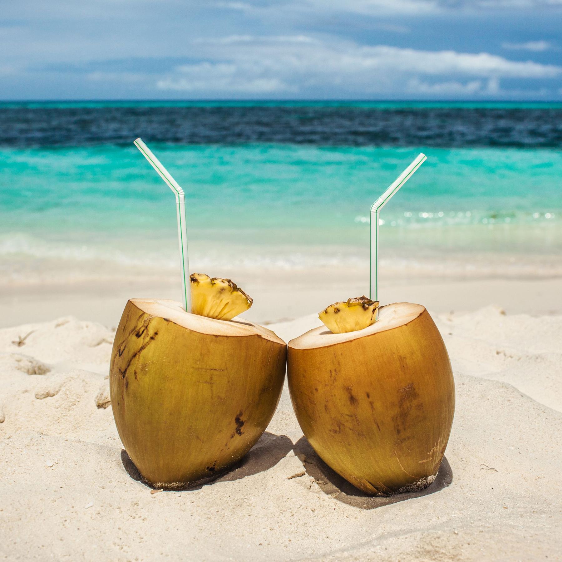 Honeymoon Fund: Beachside Cocktails