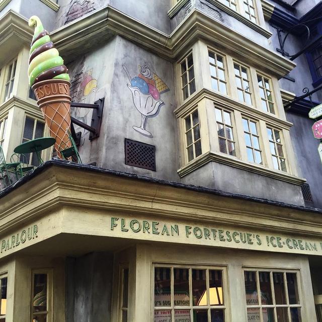 Two Ice-Cream Cones at Florean Fortescue's Ice Cream Parlour (Day 7 Honeymoon)