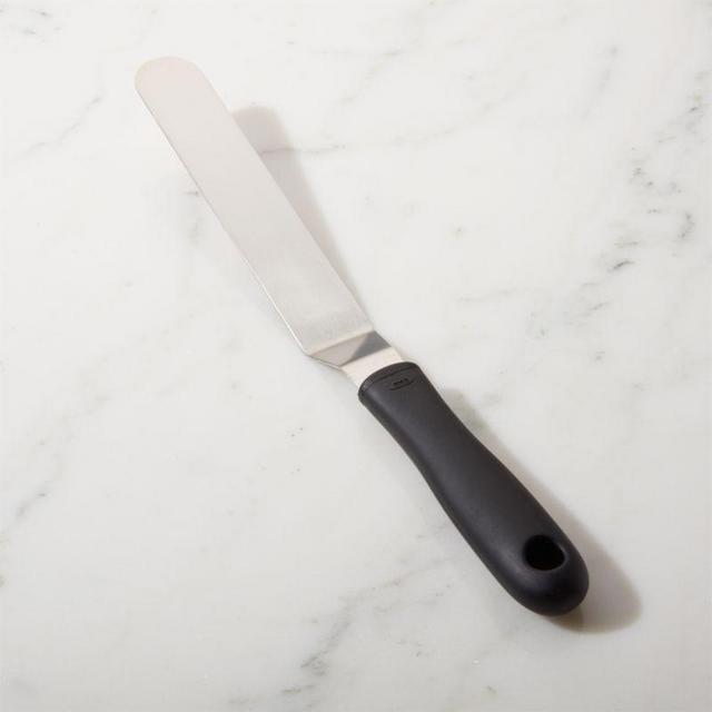 OXO © Bent Icing Knife