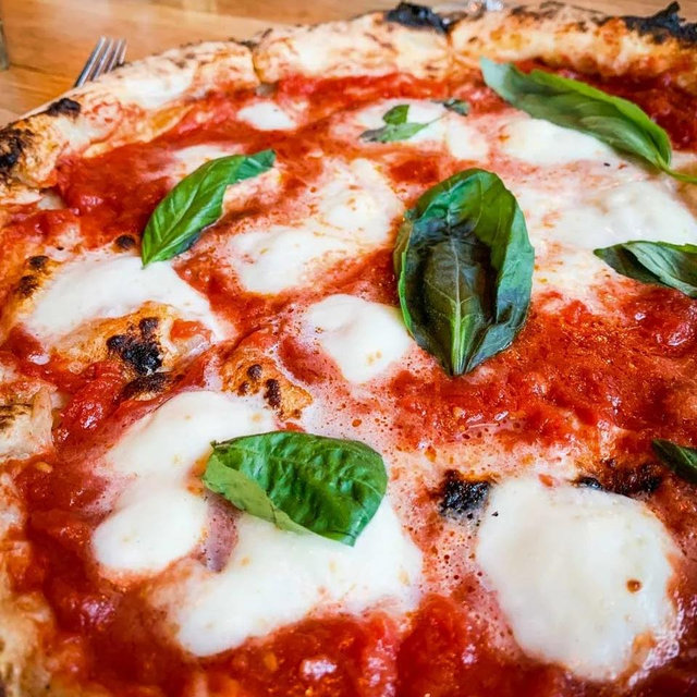 Authentic Pizza Making Class in Naples with Appetizers and Drink