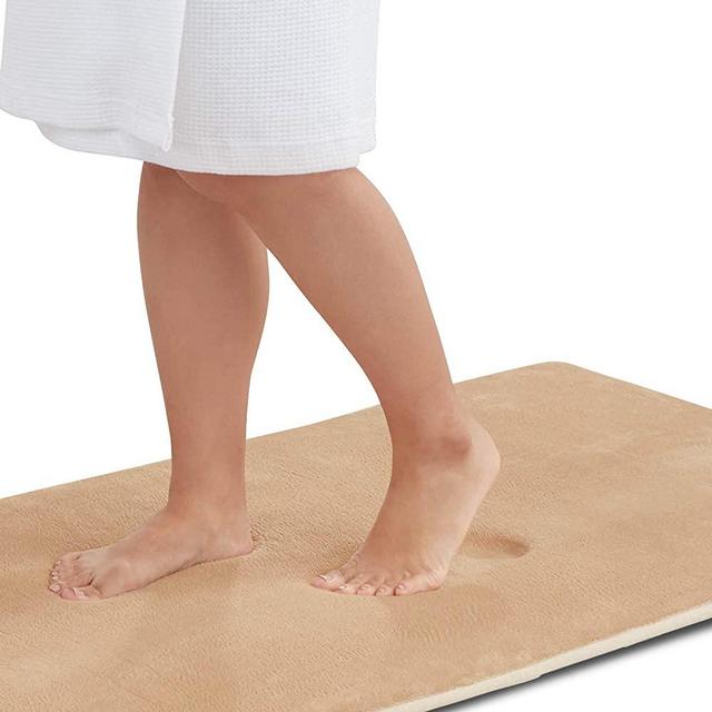 Genteele Memory Foam Bath Mat Non Slip Absorbent Super Cozy Velvet Bathroom Rug Carpet (22 inches X 42 inches, Beige)