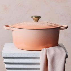 Le Creuset Signature Round Dutch Oven