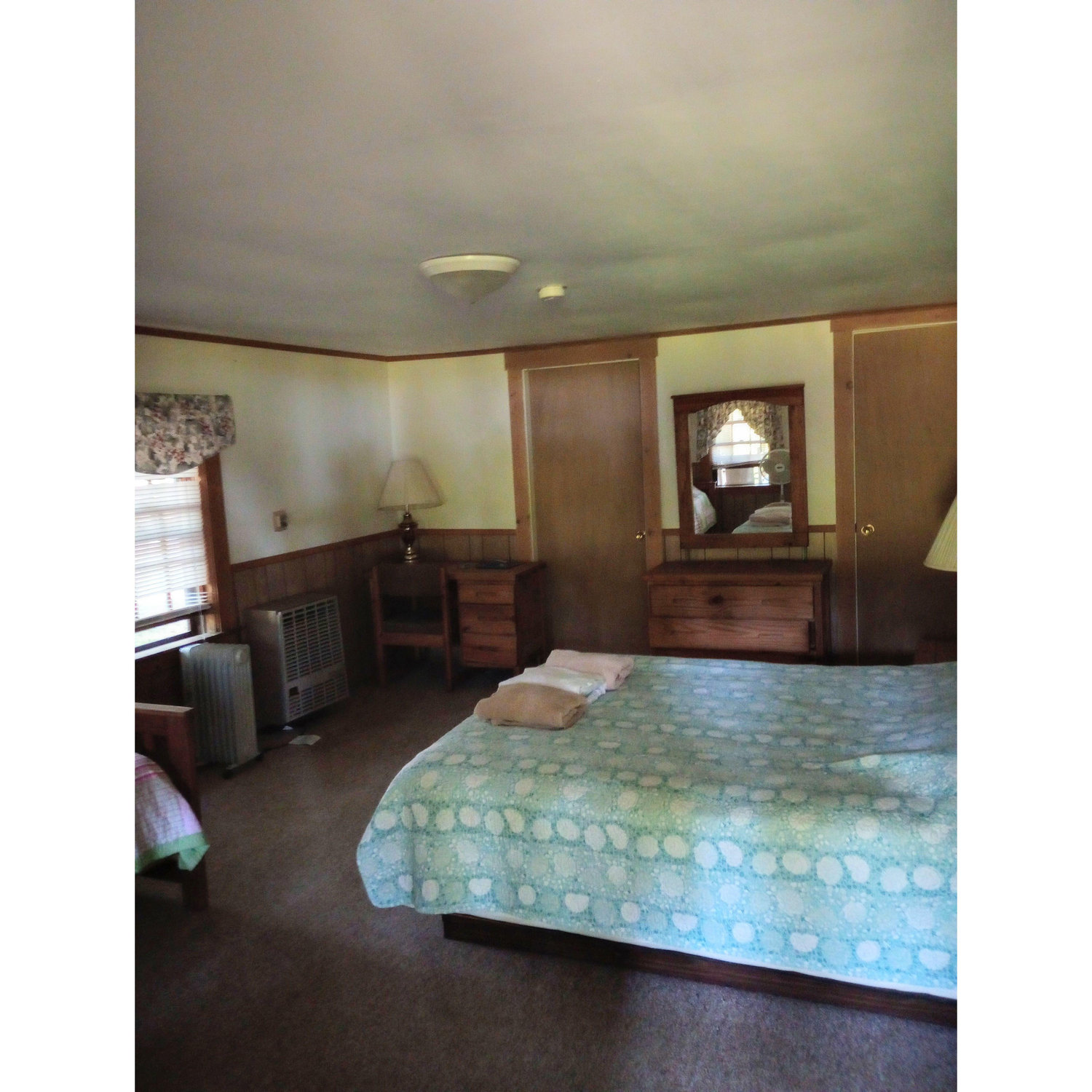 Lake View Cabins