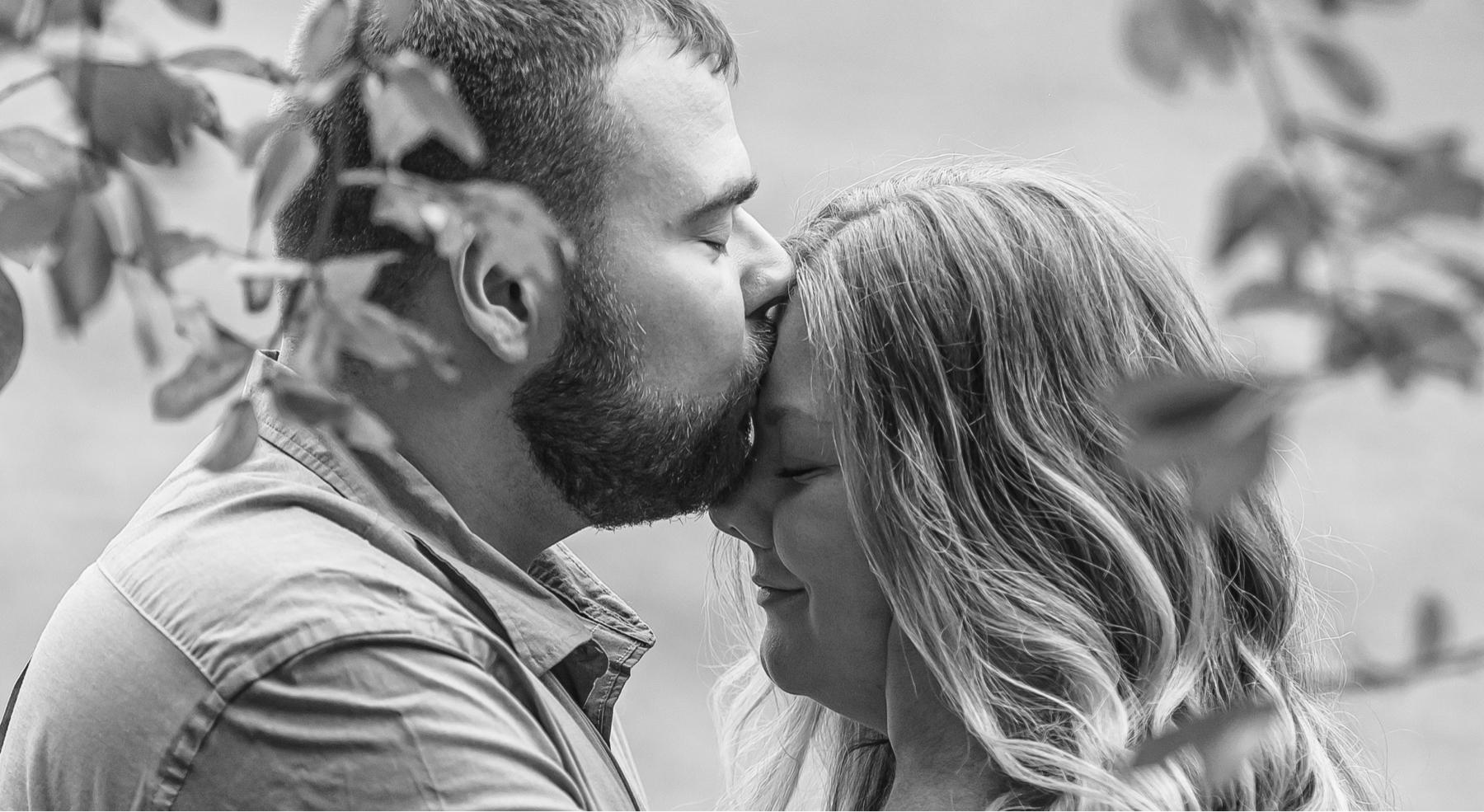 rebekah-goodwin-and-matthew-arnold-s-wedding-website