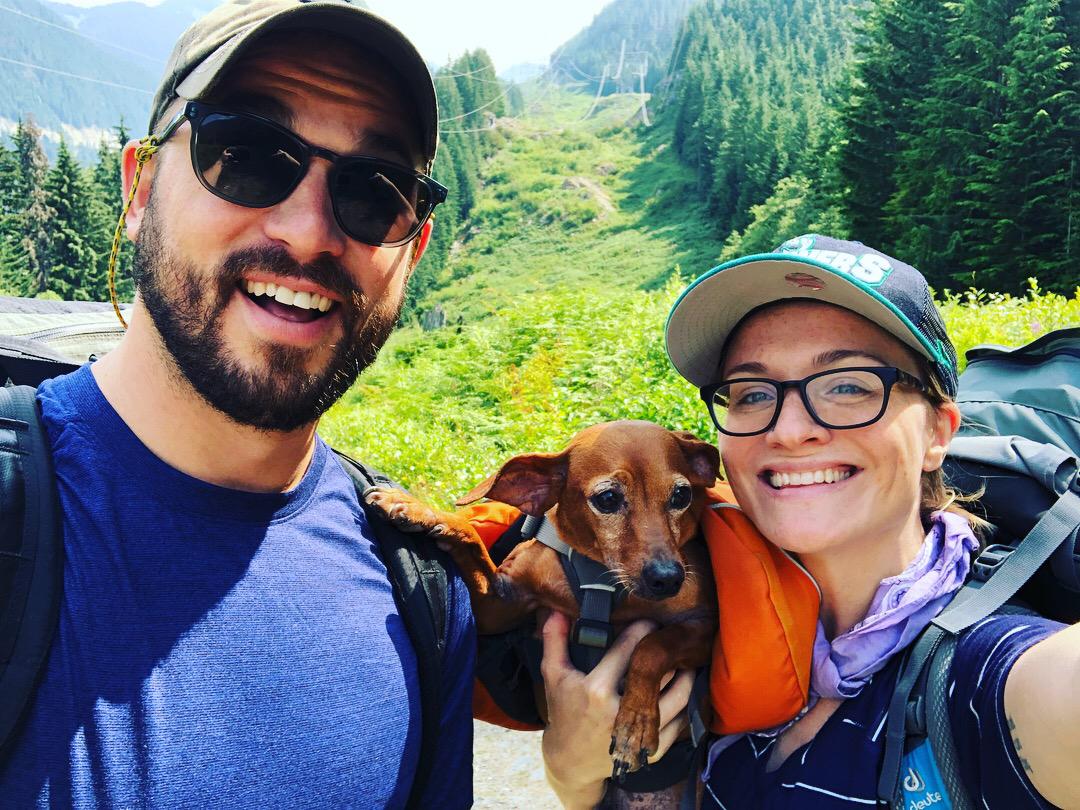 Family hike. 🐶🏔