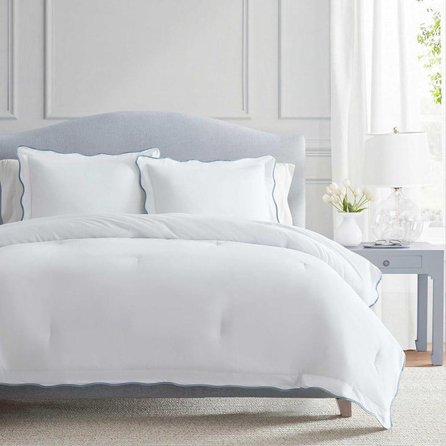 Martha Stewart - Queen Duvet Cover Set, Crisp & Smooth Bedding with a Cotton Percale Lightweight Feel, Reversible 3 Piece Bed Set with Matching Pillowcases (Simple Scallop Blue)