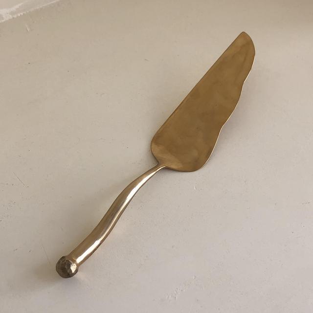 Cake Server by IZABEL LAM