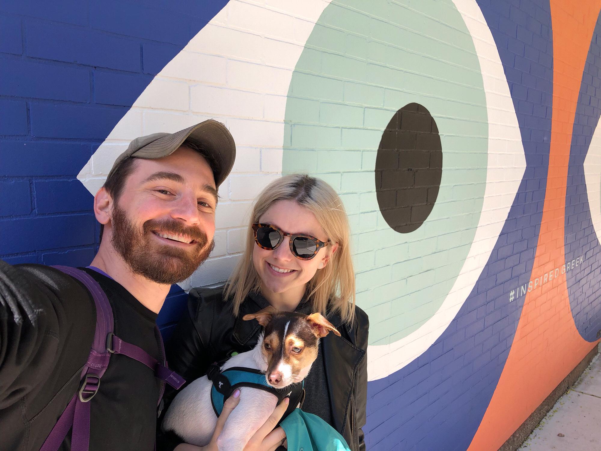 Chicago 2019 - walking tour day around our neighborhood and happy hour beers and oysters 🍺