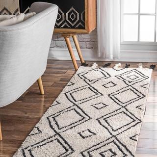 Lisha Moroccan Diamond Tassel Runner