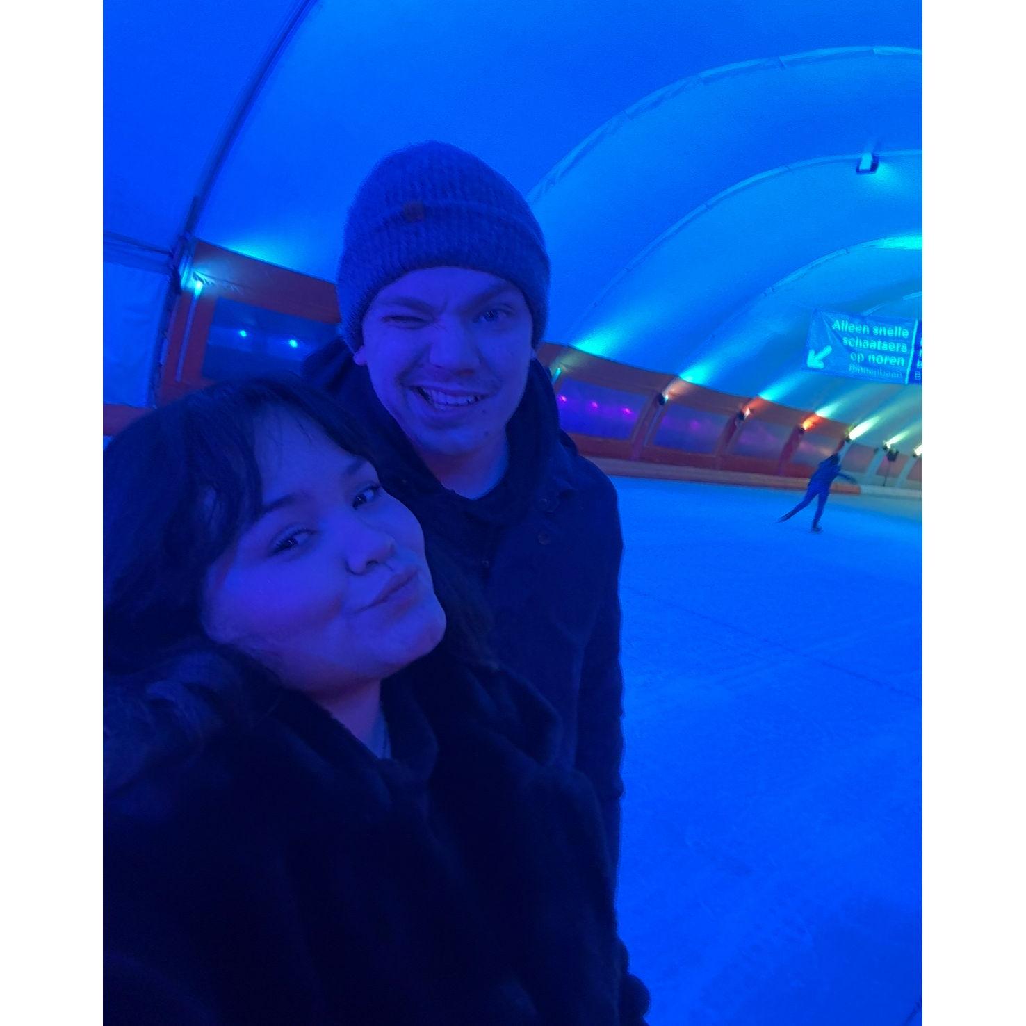 Ice skating together in Rotterdam/ Esquiando no gelo em Rotterdam