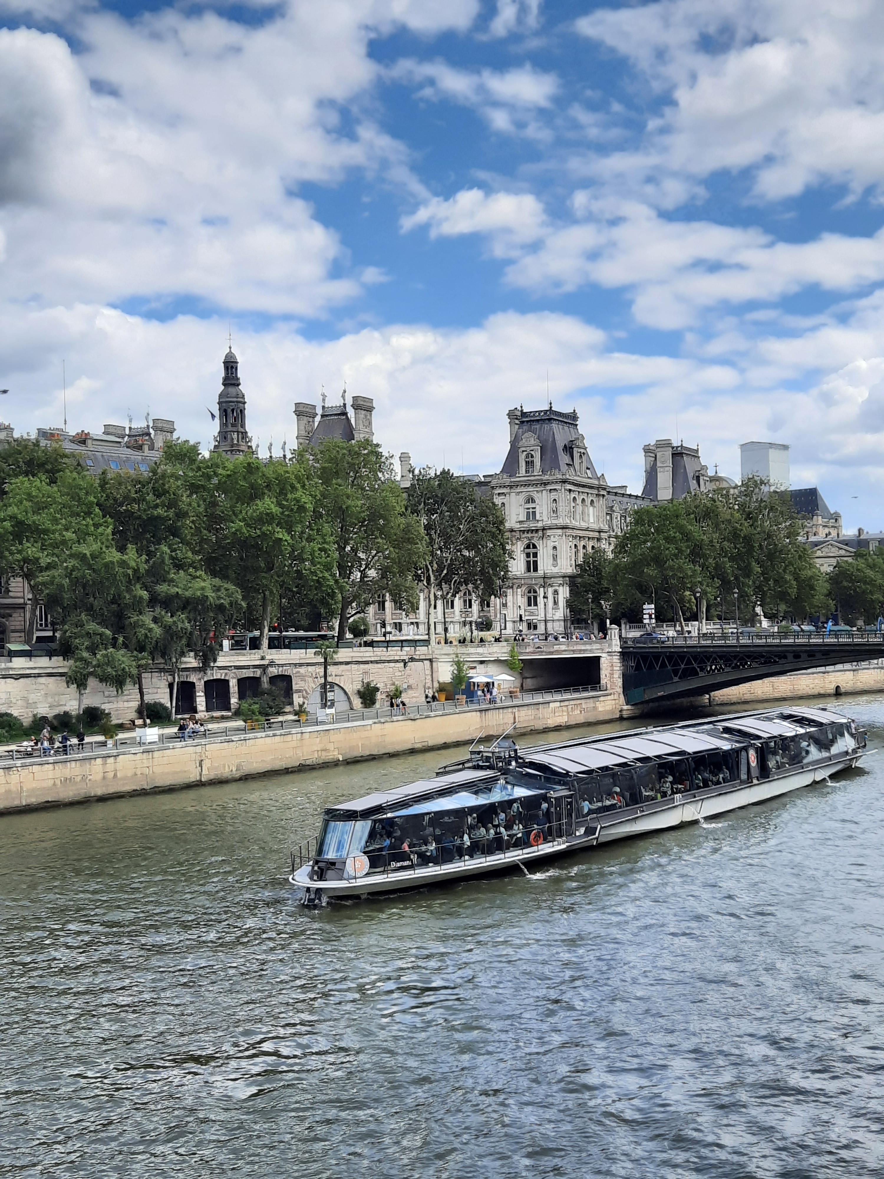 The Wedding Website of Victoria Reynolds and Aurélien Morin