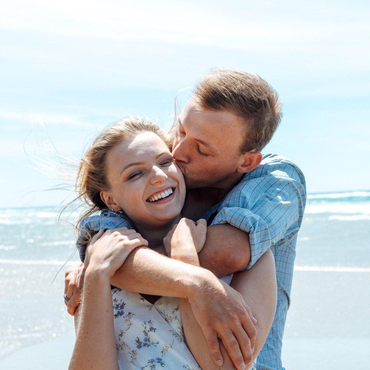 Engagement photos on the Oregon Coast.