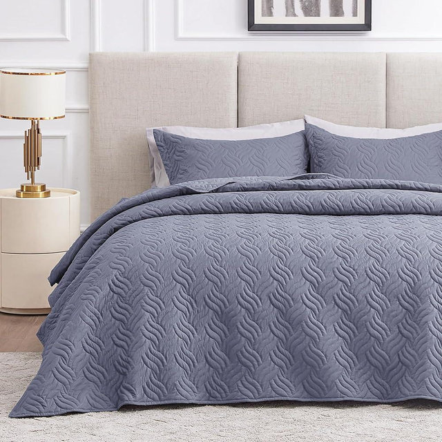 Love's cabin King Size Quilt Bedding Set Bluish Grey Bedspreads - Bed Summer Quilt Lightweight Microfiber Bedspread- Wave Pattern Bedding Coverlet for All Season - 3 Piece (1 Quilt, 2 Pillow Shams)