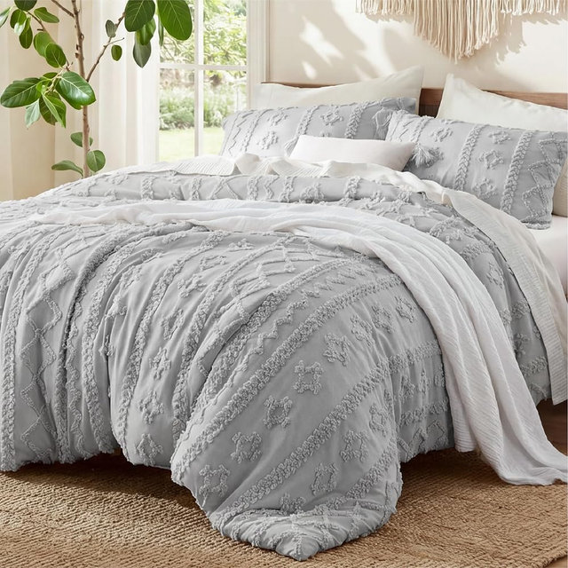 Bedsure Tufted Boho Comforter Set Oversized Queen - Light Gray Boho Bed Set, GentleSoft™ 3 Pieces Farmhouse-Style Embroidery Bedding, Gifts for Woman, Soft Jacquard Kids' Comforter for All Seasons