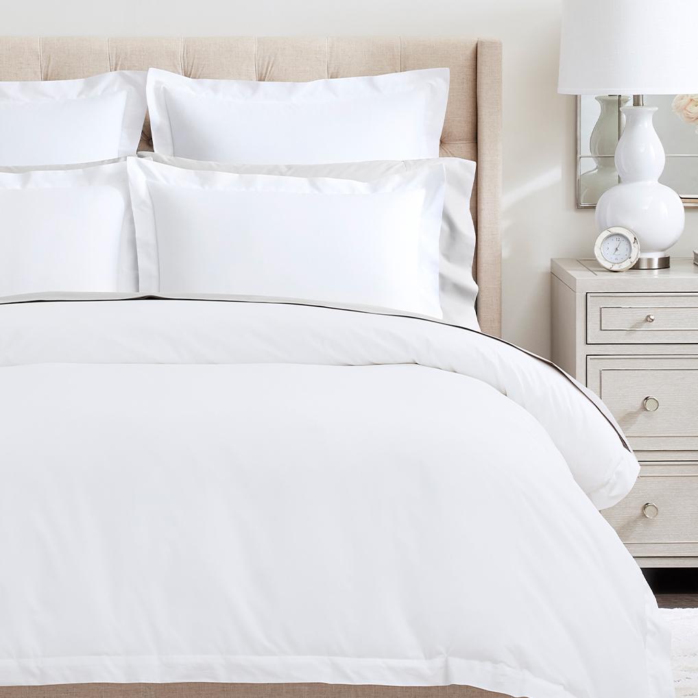 Signature Hemmed Duvet Set (Queen, White)