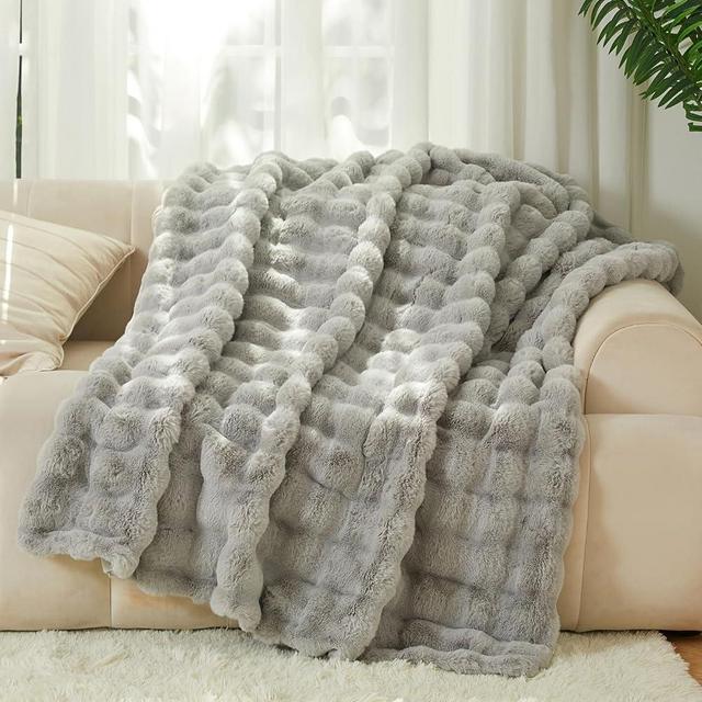 The Malibu Blanket - LuxeComfort Faux Fur Bubble Blanket 60"x70" Pebble Grey - Luxuriously Soft, Elegant, Reversible Design, Home Décor, Picnics, and Travel (Pebble Grey, Oversized Throw 60x70)