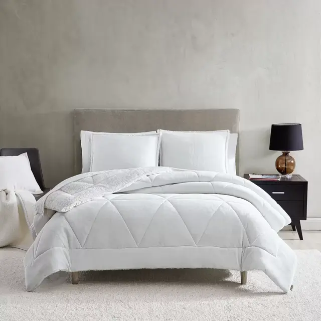 UGG® Avery 2-Piece Reversible Twin/Twin XL Comforter Set in Snow