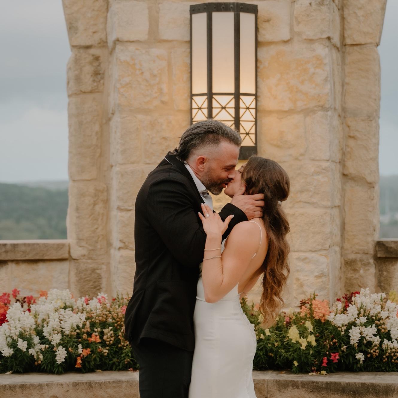 You may kiss the bride 👰🏻‍♀️