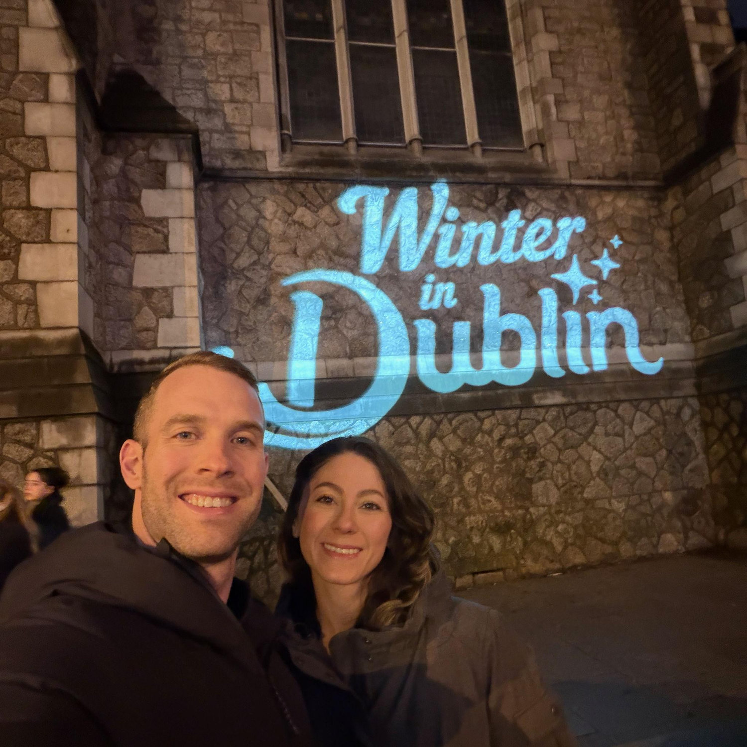 Soaking up the magic of Dublin after dark - one cobblestone street at a time.

Disfrutando la magia de Dublín de noche - calle empedrada por calle empedrada.