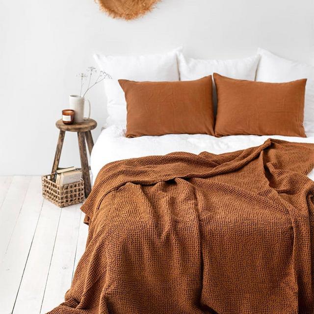 Waffle linen blanket in Cinnamon. Linen throw blanket. Linen bed throw in King, Queen sizes. Bedspread, coverlet.