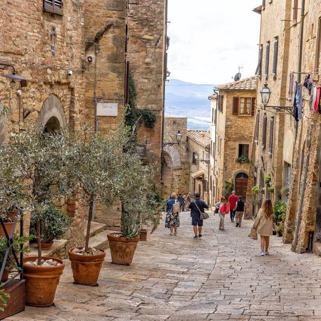 Guided Tour of Volterra
