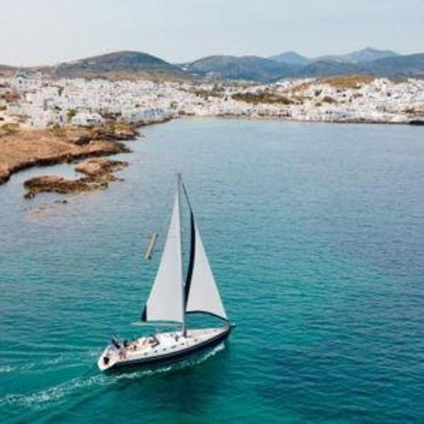 Día de velero en las islas griegas