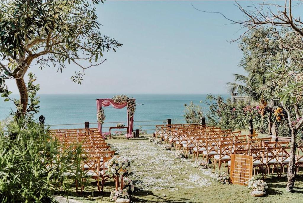 The Wedding Website of Zahra Hosseinzadeh and Ian Mackay