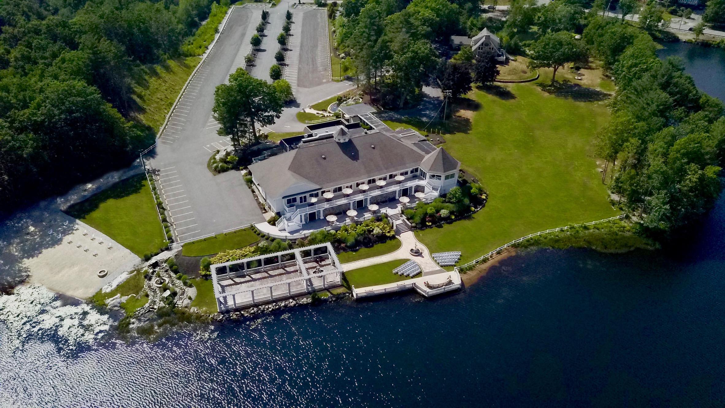 The Wedding Website of Jeanette Salinas and Andrew Griffith