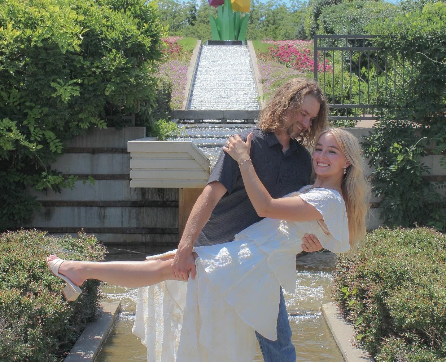 The Wedding Website of Claudia Cummings and Christopher Brown