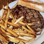 Lula's Tavern