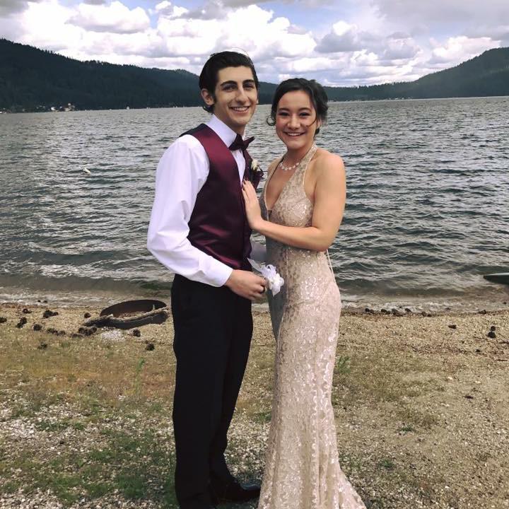 Aria’s senior prom. 💙