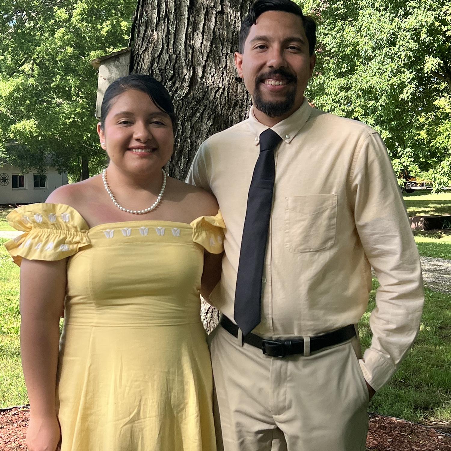 In 2025, we attended our last wedding as fiancés. / En 2025, asistimos a nuestra última boda como prometidos.