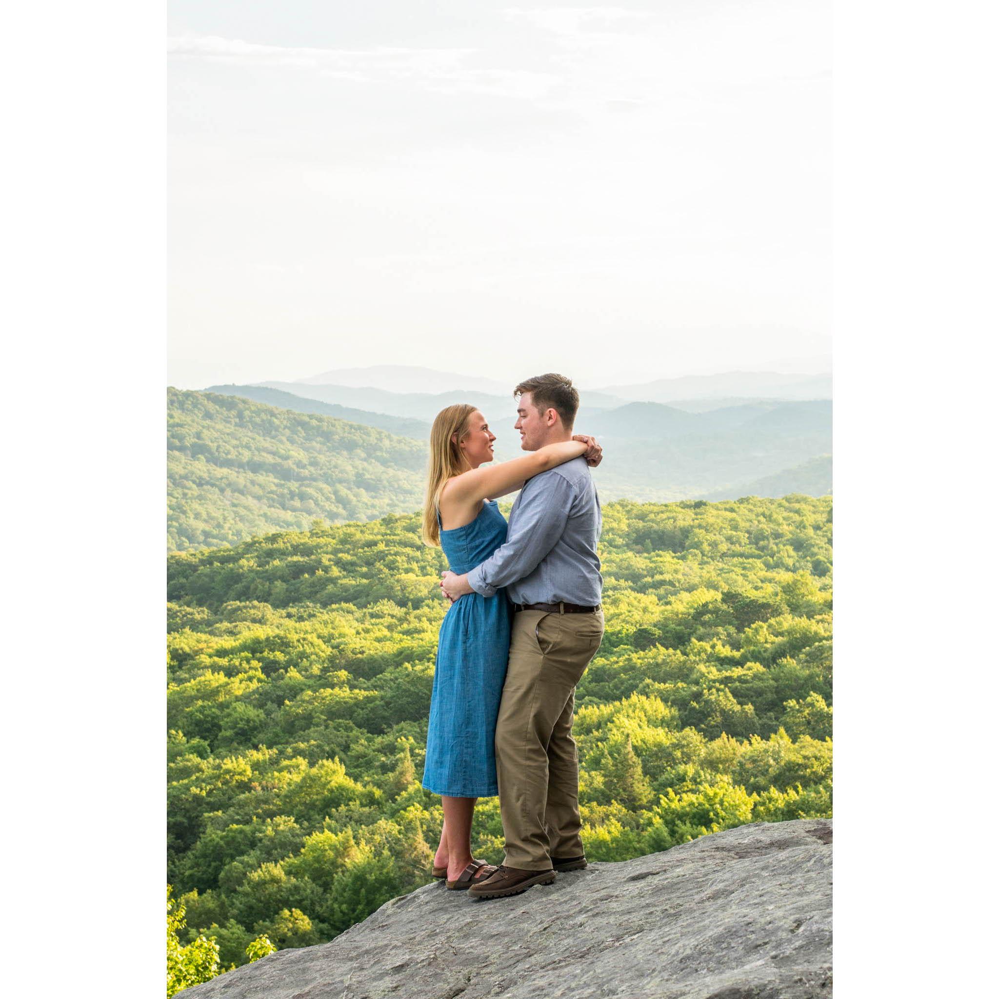 Engagement photoshoot in August in Boone