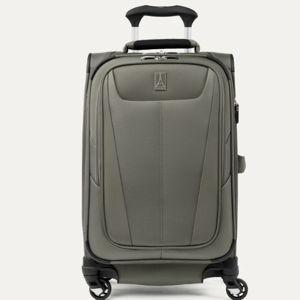 Maxlite® 5 Carry-On Spinner