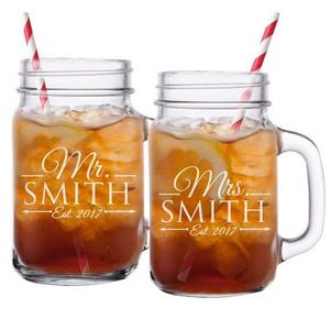Mr and Mrs Mason Jar Glasses, Personalized Mason Jars, Mr and Mrs Gifts, Etched Mason Jar, Gifts for Couples, Engraved Mason Jar, Set of 2