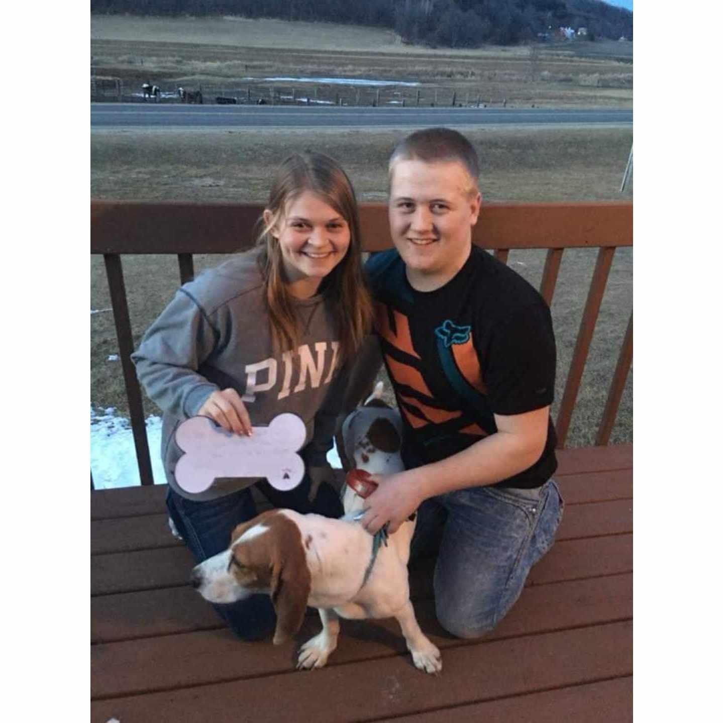 Sam asked Kaitlyn to Prom with the Help of their Dog Ruby- April 2018
