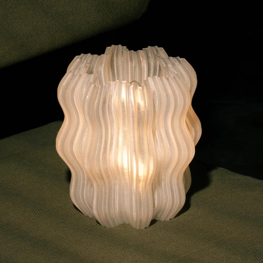 Wooj Brooklyn Natural Wavy Lamp