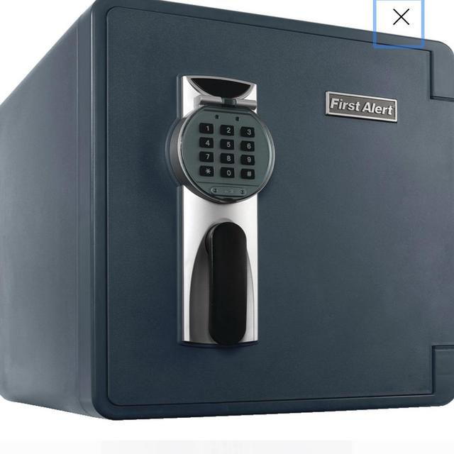 First Alert 2092DF 1.31 Cubic-ft Waterproof Fire Safe With Digital Lock