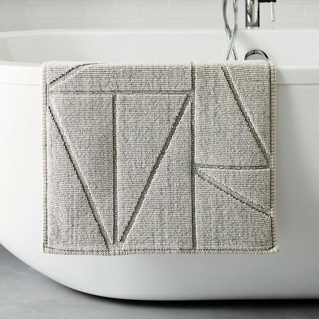 Triangle Sculpted Bath Mat, 27"x47", Gray Sky