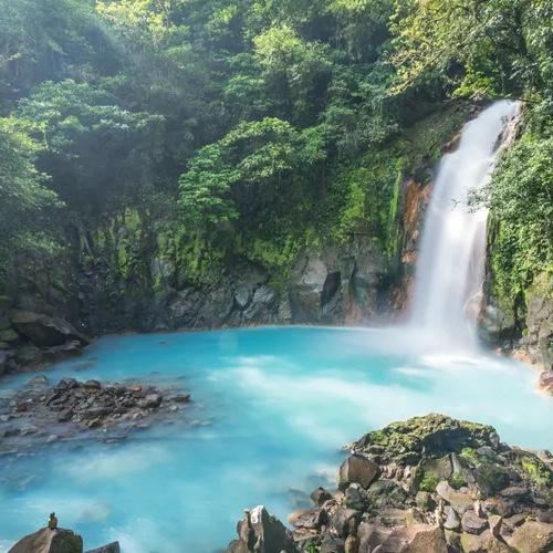 A 5-day beach/jungle getaway in April!
