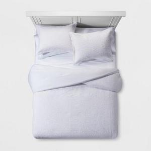 White Matelasse Medallion Comforter Set (Full/Queen) - Threshold™