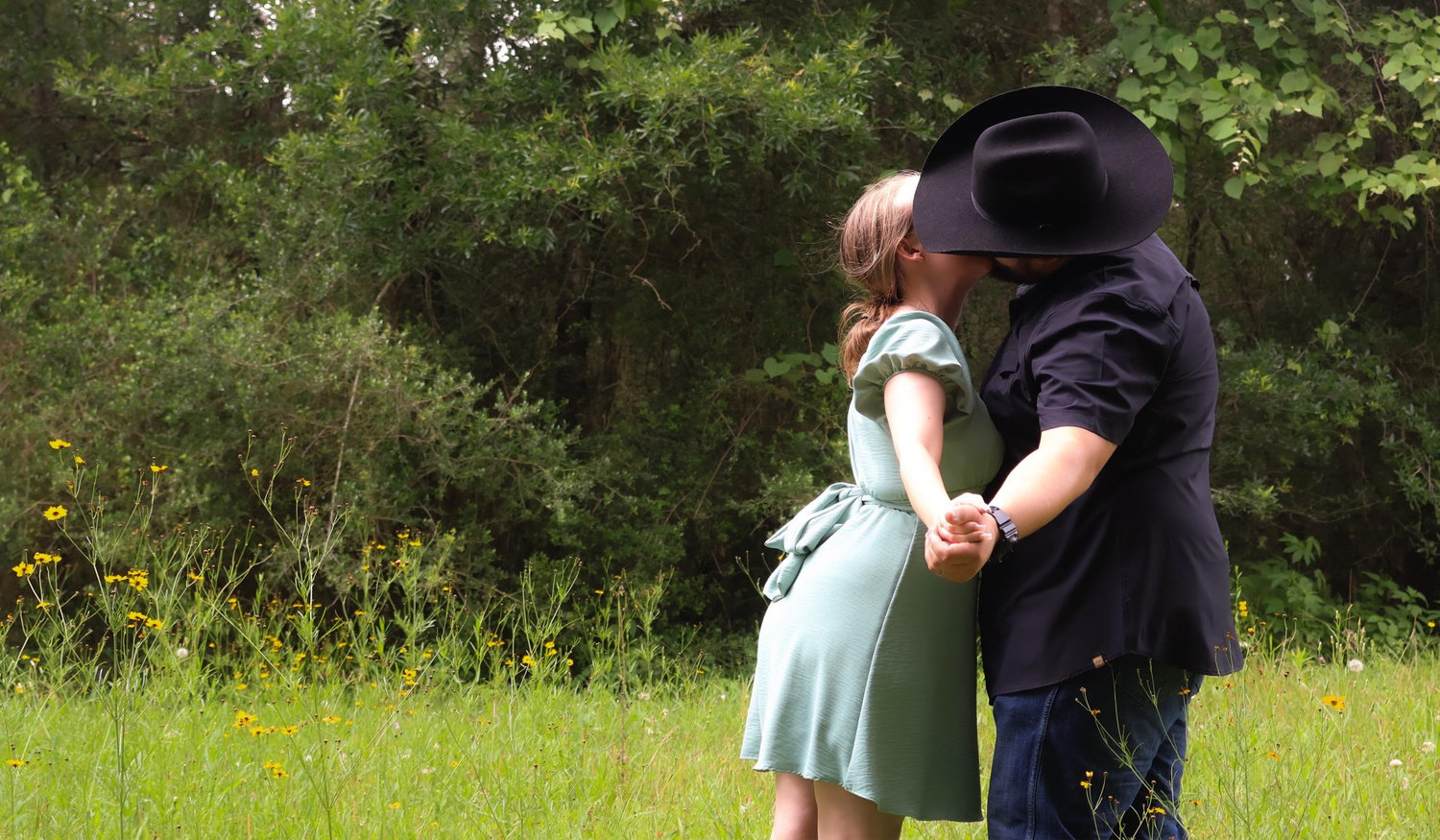The Wedding Website of Kirsten Thuesen and Devon Douglas