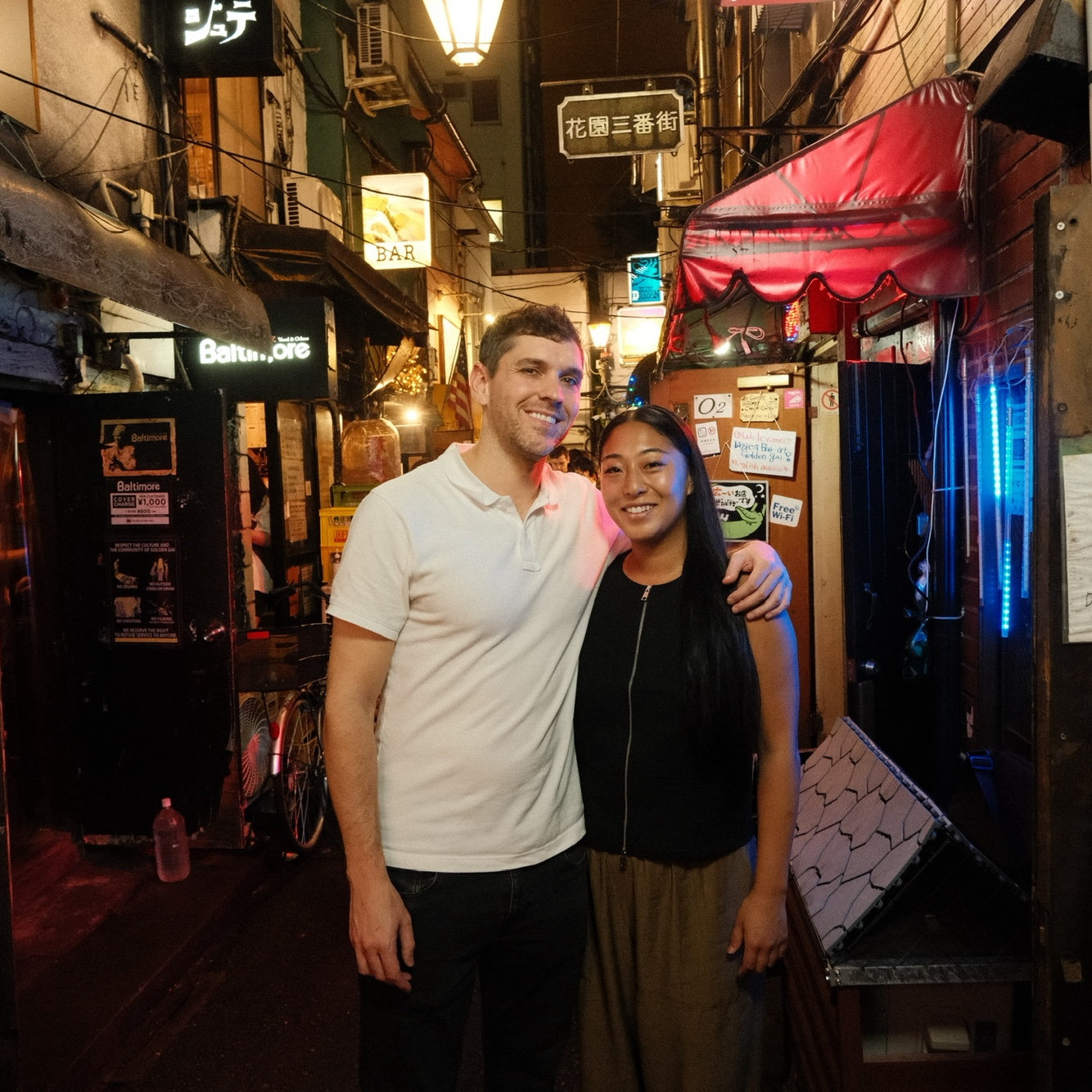 bar hopping in Golden Gai in Tokyo