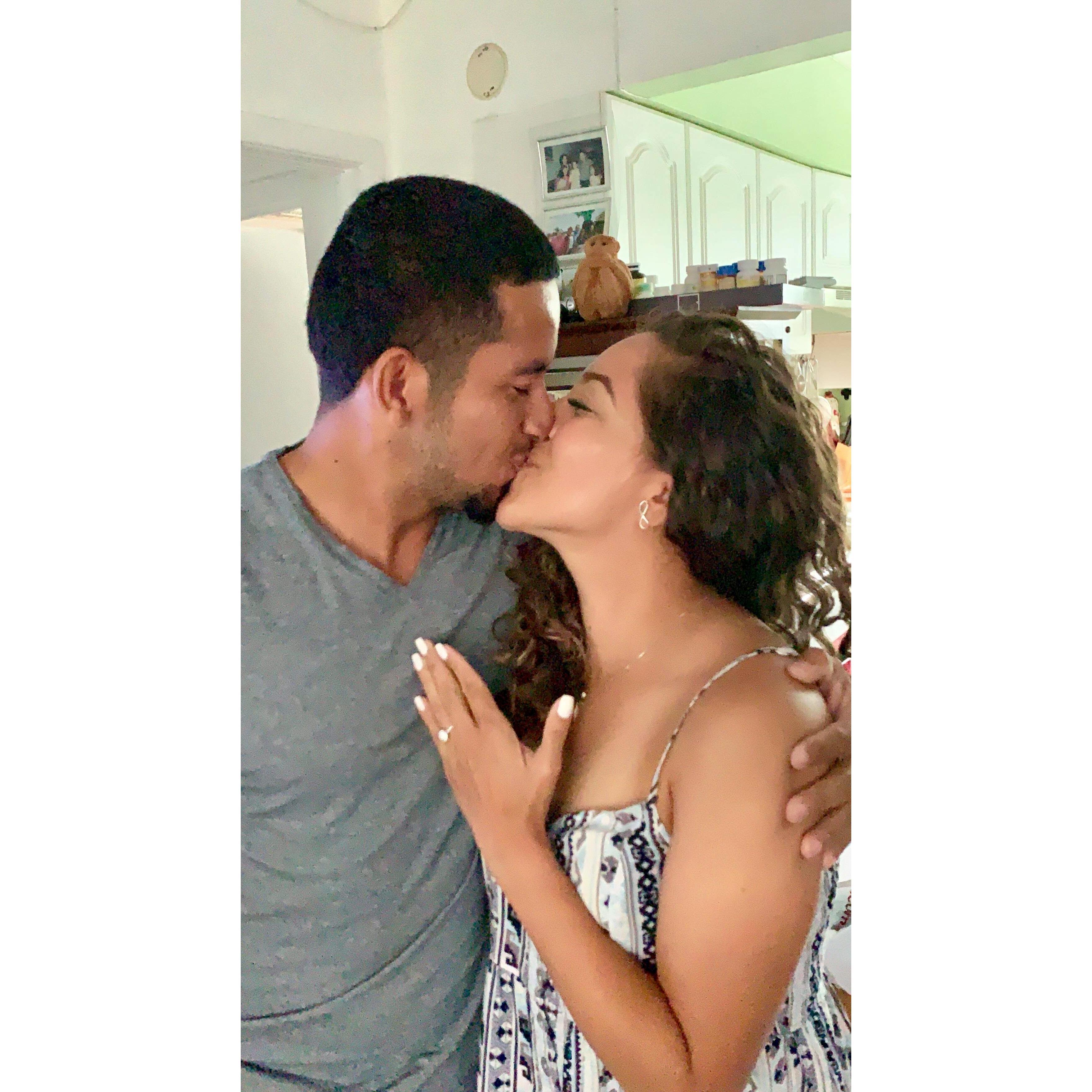 The Day We Told Our Family 💕 8•18•19
El Día Que Le Dijimos A Nuestra Familia 8•18•19 💕