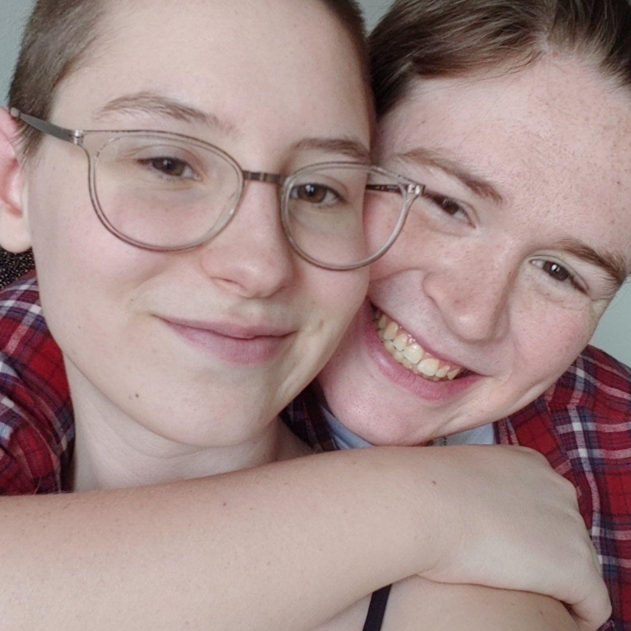 This wasn't long after Sam shaved my head for the first time- I'd been so nervous to try it, but every pass of the clippers made me so happy! I felt light as air.