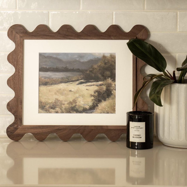 11x14 Scalloped Walnut Photo Frame