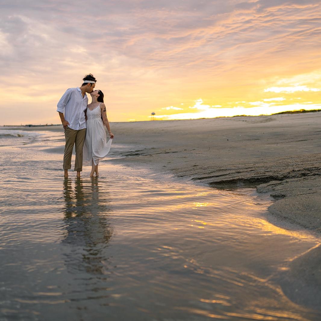 10/9/2025
Isle of Palms engagement photoshoot!